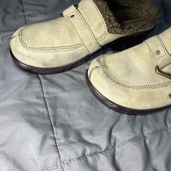 Klogs Brown Suede Fuzzy Lined Clogs Women’s 7.5 Comfort Shoes - Picture 4 of 9